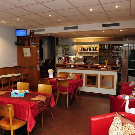Hotel Restaurant Au Chasseur Orbe Екстер'єр фото