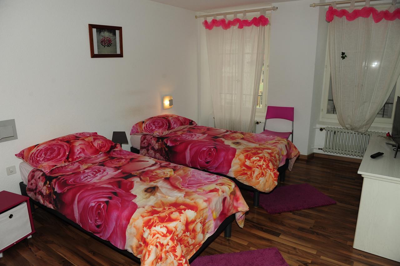 Hotel Restaurant Au Chasseur Orbe Екстер'єр фото