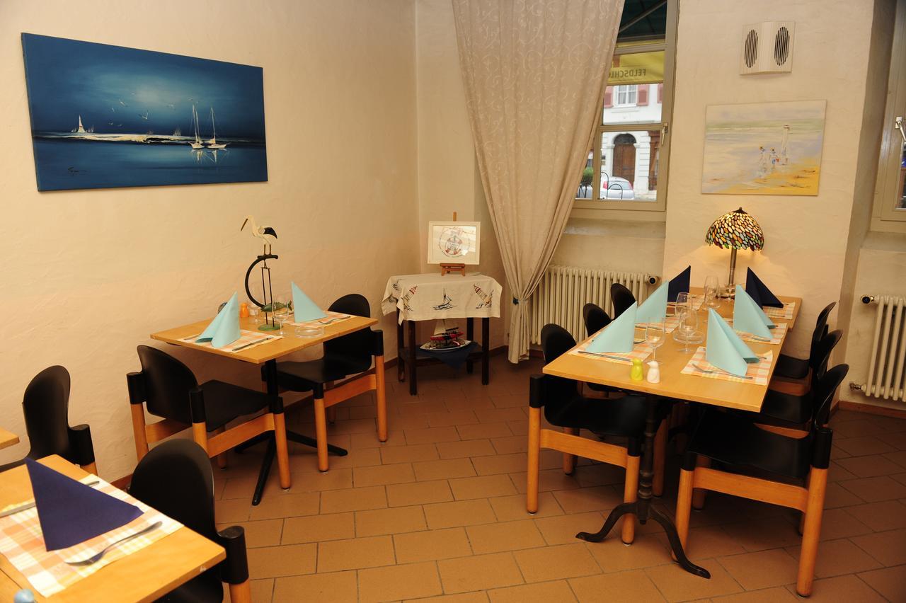 Hotel Restaurant Au Chasseur Orbe Екстер'єр фото