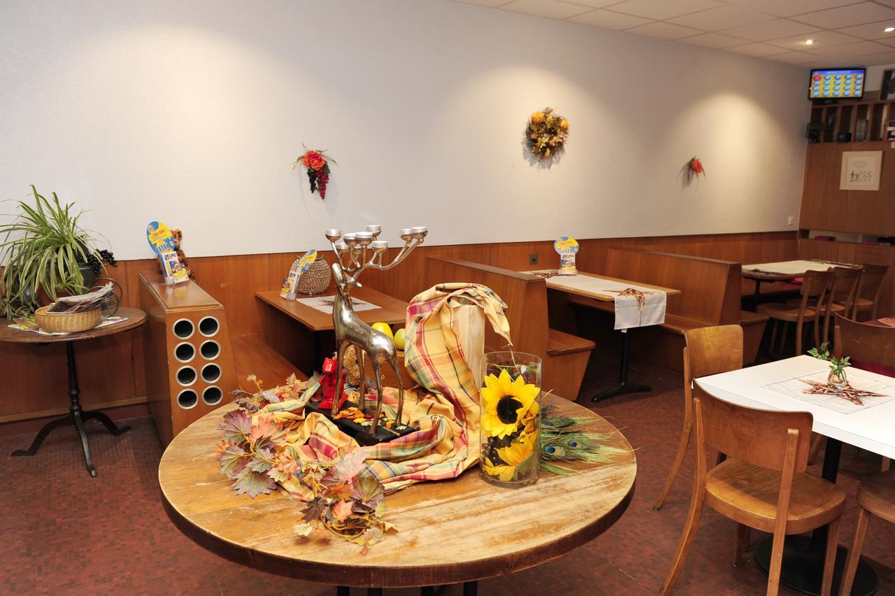 Hotel Restaurant Au Chasseur Orbe Екстер'єр фото